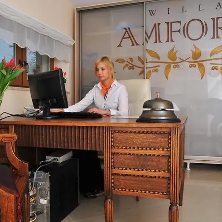 Willa Amfora 招待所